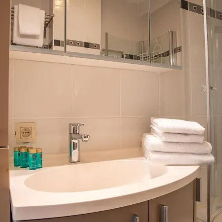 Spacious Up To 6 People Ostend