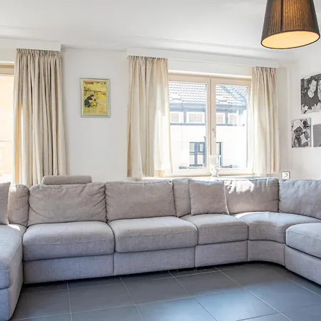 Spacious Up To 6 People *